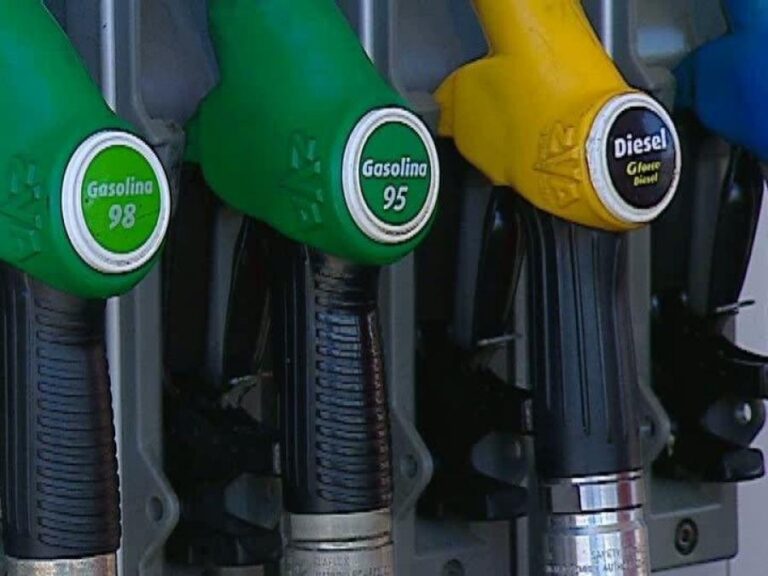 Combustíveis mais baratos três cêntimos