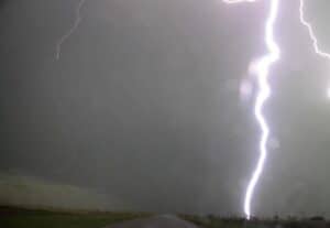 Trovoada e vento forte previstos para o norte do país