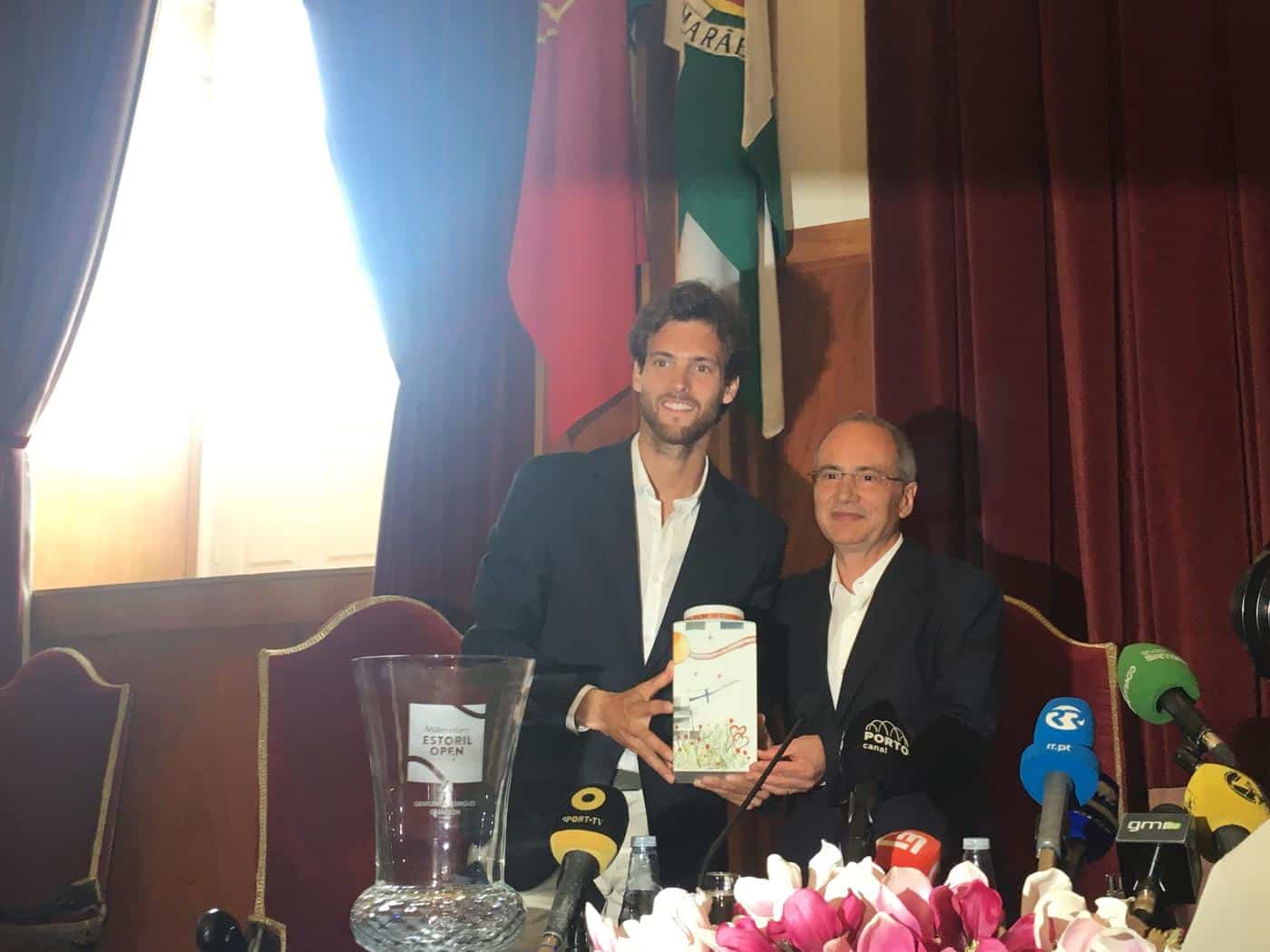 Guimarães vai atribuir medalha de mérito a João Sousa