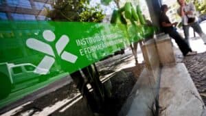 Taxa de desemprego desce para 7,9% em Janeiro