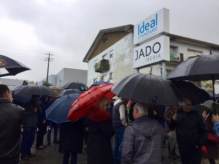 Trabalhadores da Jado Ibéria na rua contra encerramento