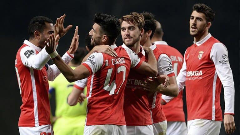 SCB vence e aproxima-se do Benfica