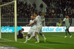 Vitória SC triunfa e isola-se no 5º lugar