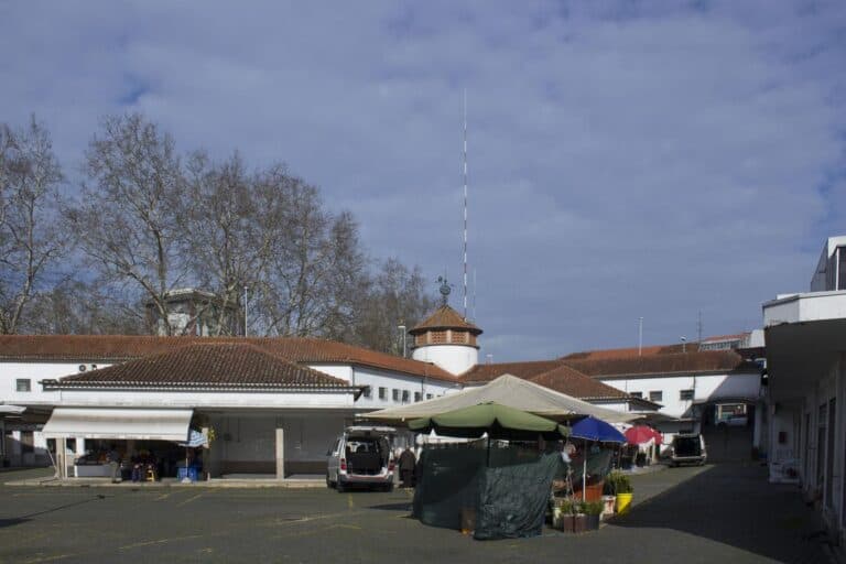 Entre fruta e peixe, "nova praça" será espaço revivalista